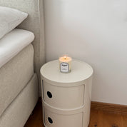 Fosure Candles Heaven's Plaza Duftkerze auf Nachttisch